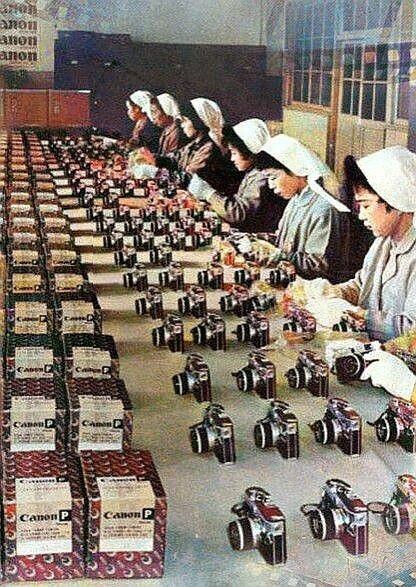На японском заводе Canon