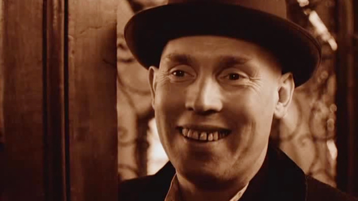Кадр из фильма «Про уродов и людей», 1998 год