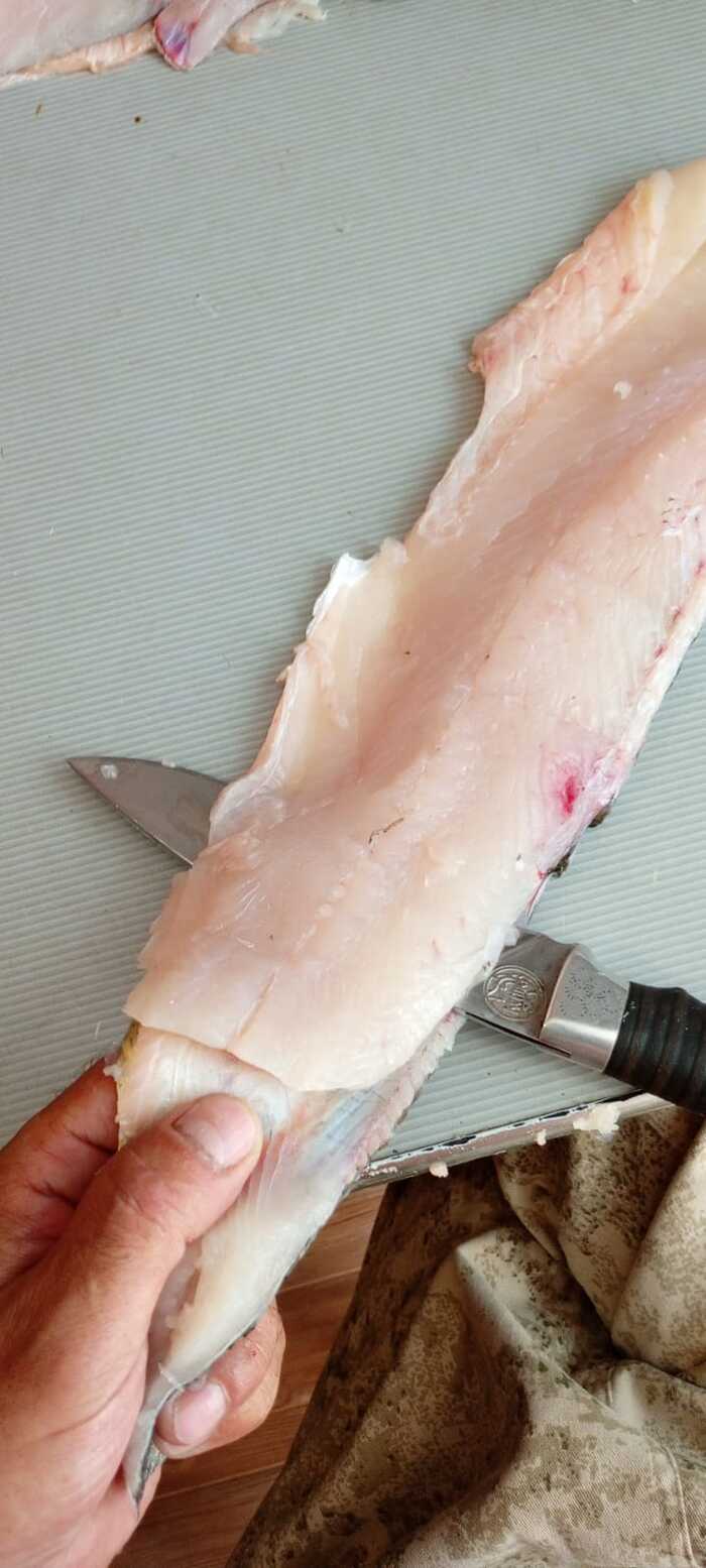 врезаемся со стороны хвоста.