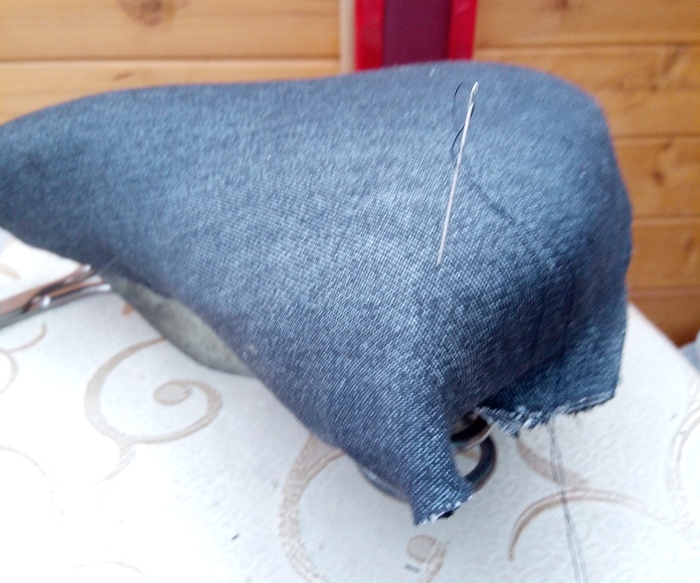 Обшивка седла окончательная.