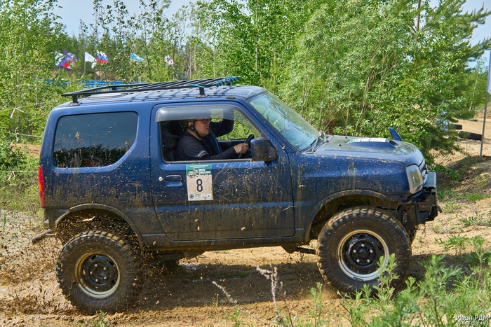 Ещё один участник - Сузуки Джимни