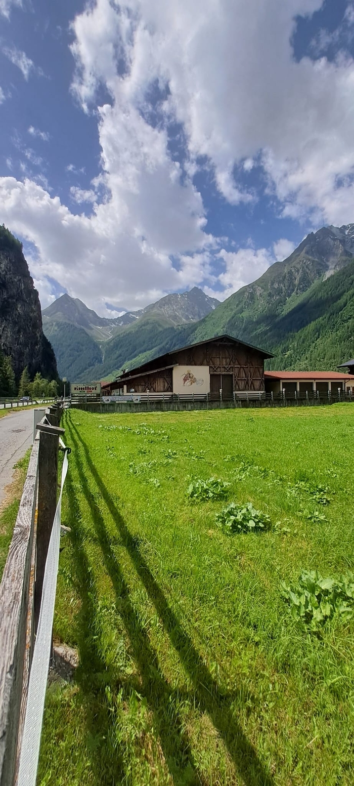   ,  &#x1F1E6;&#x1F1F9;