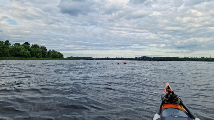 Не только берега, теперь и часть Волги решили “приватизировать” плавучими ограждениями.