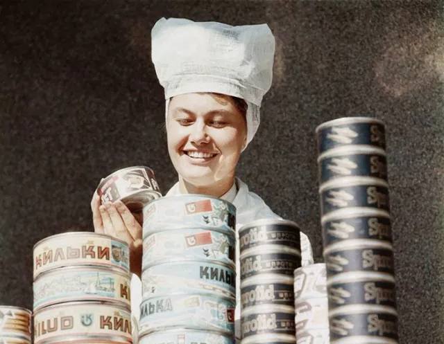 Дешевая, сытная и вкусная килька в томате