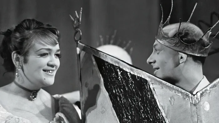 «Тогда уходи на пенсию!»: как Евстигнеев пережил удар Ефремова и обрёл свое счастье с молоденькой студенткой... Биография, Советские актеры, Фото со съемок, Знаменитости, Актеры и актрисы, Фильмы, 20 век, Семья, Любовь, Советское кино, Театр, Экранизация, Евгений Евстигнеев, Предательство, Негатив, Прощание, Telegram (ссылка), Длиннопост, Фотография, Фильмы 80-х