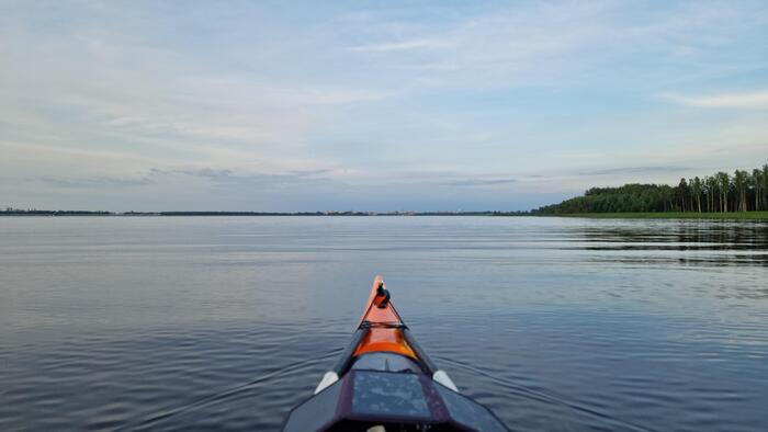 Только что штормило, а теперь – гладь.