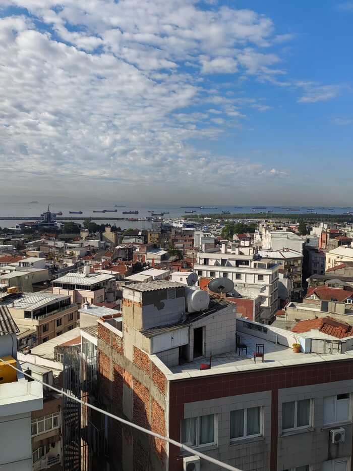 С таким видом можно позавтракать на веранде отеля