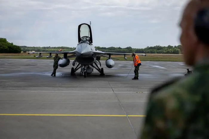    ,      :       F-16    , ,  , , F 16, 