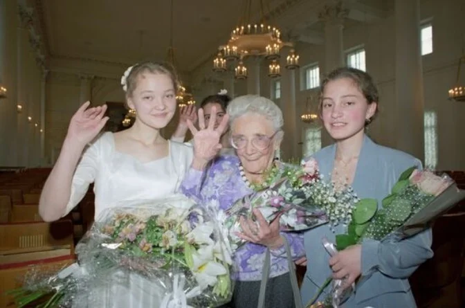 Интересные фотографии 90 -х (часть 116) 90-е, Детство 90-х, Фотография, Ностальгия, Эпоха, Знаменитости, Борис Ельцин, Дмитрий Нагиев, Майкл Джексон, Егор Летов, Певица Валерия, Монстры рока, Довгань, Вырезки из газет и журналов, Александр Невский (актер), Длиннопост