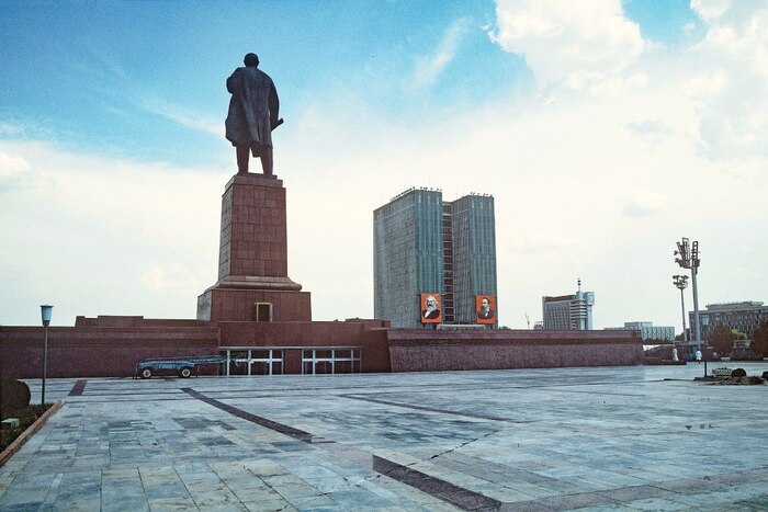 , 1990 .    , , , , , , Telegram (), 