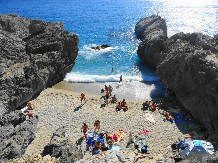 Северное побережье Крита усыпано такими уютными бухтами