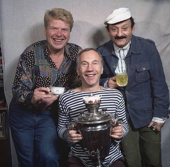 Михаил Кокшенов, Савелий Крамаров и Семён Фарада на съёмках фильма "Русский бизнес"