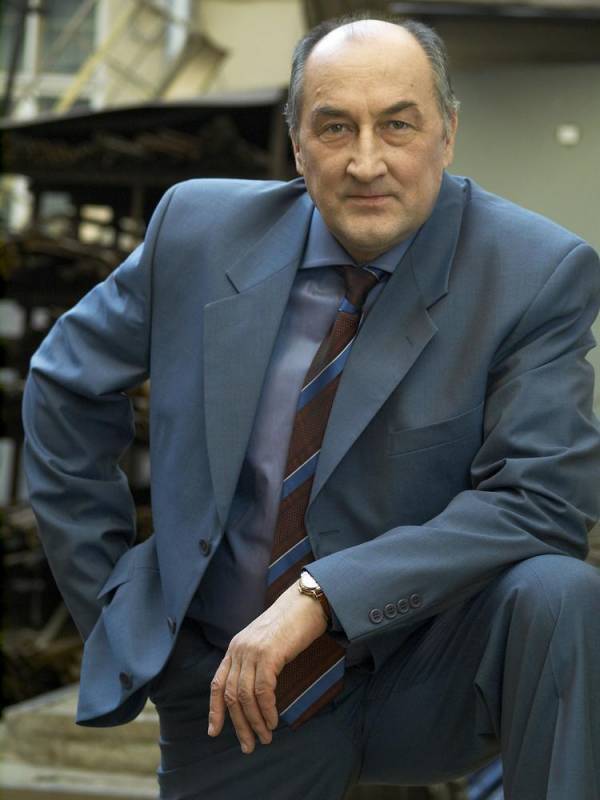 Сегодня мог бы праздновать свой день рождения замечательный актер Борис Клюев более известный как Николай Петрович