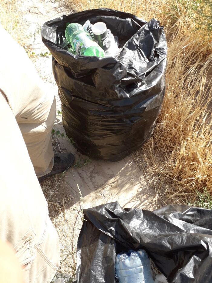 за два дня при ужасающей жаре вышло 5 таких больших мусорных мешков