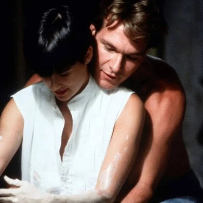 «Привидение» – один из самых красивых и трогательных фильмов о любви, которая оказалась сильнее самой смерти Патрик суэйзи, Вупи голдберг, Фильмы, Длиннопост, Фото со съемок, Деми Мур «Привидение» – один из самых красивых и трогательных фильмов о любви, которая оказалась сильнее самой смерти Патрик суэйзи, Вупи голдберг, Фильмы, Длиннопост, Фото со съемок, Деми Мур