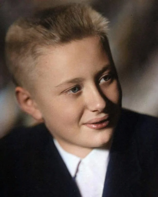 Интересная фотоподборка известных личностей СССР и Мира в детстве и юности. 20 раскрашенных фотографий. Часть 2 20 век, Старое фото, Знаменитости, Актеры и актрисы, Фотография, Колоризация, Музыканты, Биография, Длиннопост