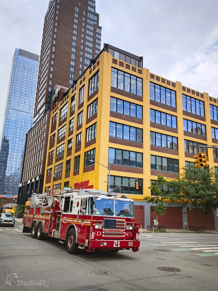 Затем двинул по 10-ой авеню до 71-ой улицы и повернул на Бродвей