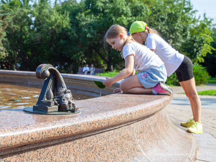 Скульптуры колобков отлично вписались в городскую среду и полюбились жителям и гостям Ульяновска