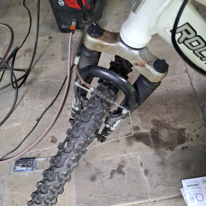 Готово! Еще долго искал куда приктнуть лишнюю длину.