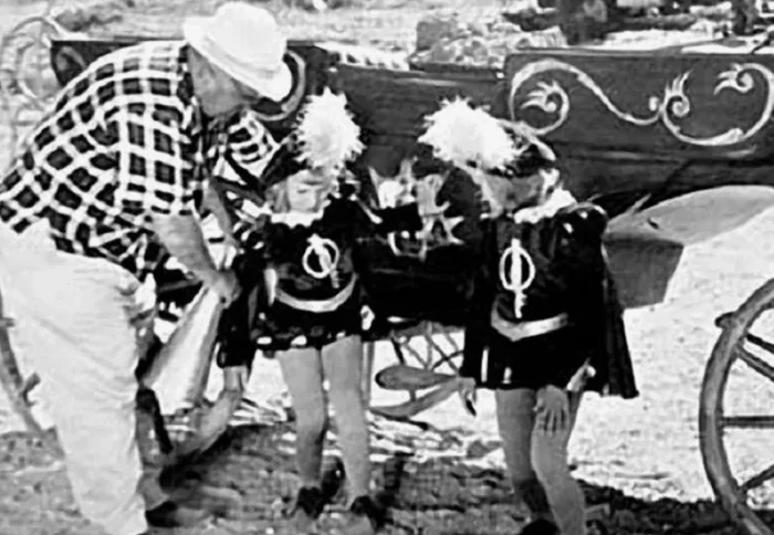 Как снимали фильм Королевство кривых зеркал: кадры со съемок и 12 интересных фактов о фильме Фото со съемок, Актеры и актрисы, Ностальгия, Классика, Александр Роу, Советское кино, Советские актеры, Георгий Милляр, Экранизация, Сказка, Яндекс Дзен (ссылка), Длиннопост, Королевство кривых зеркал