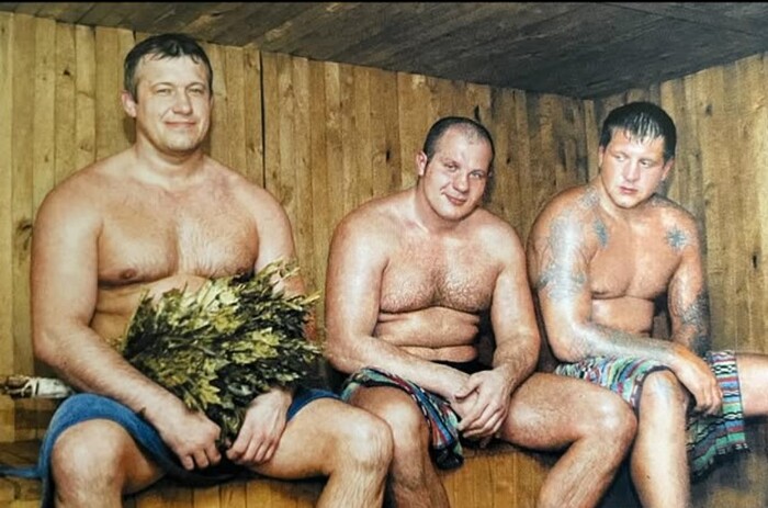          )))    . )