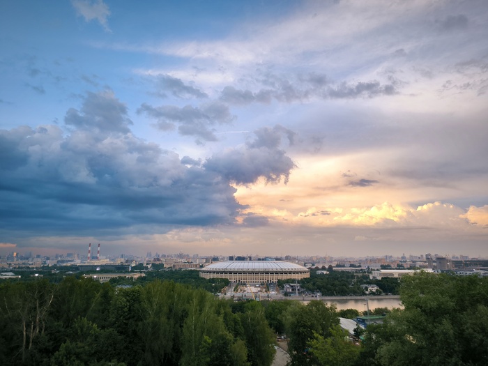 Бонусом закат на Воробьёвых горах