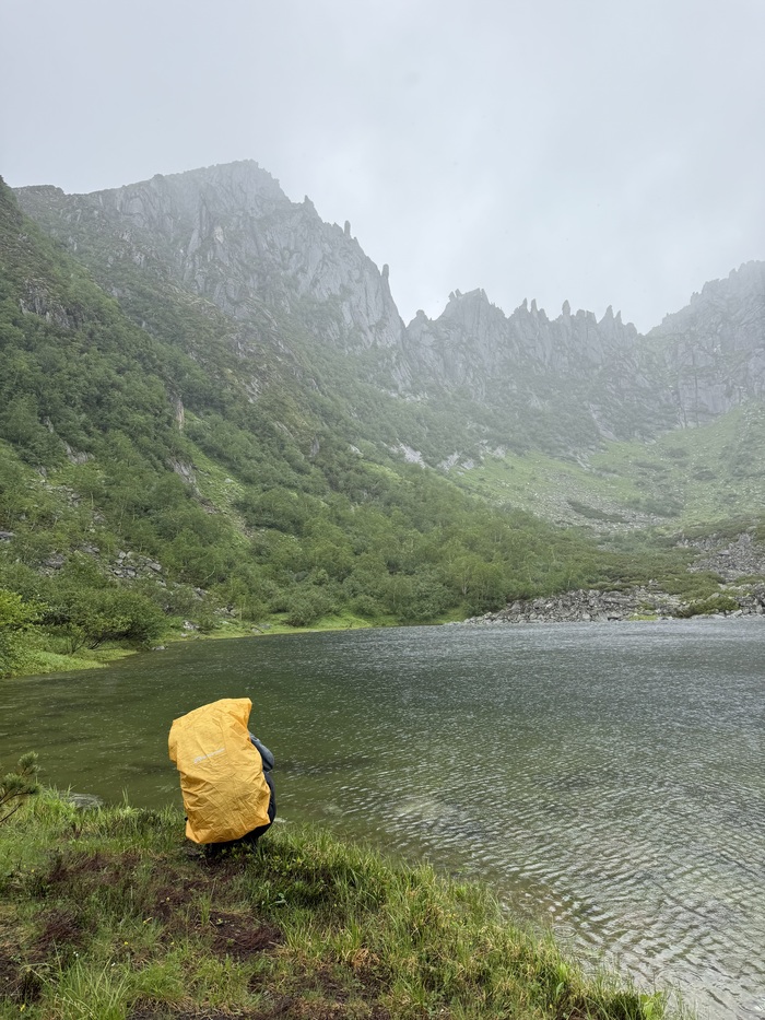 Скалы Вороньи перья