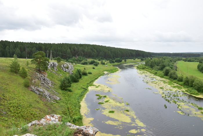 В отдельных местах реку можно перейти вброд, однако вода редко опускается ниже пояса.