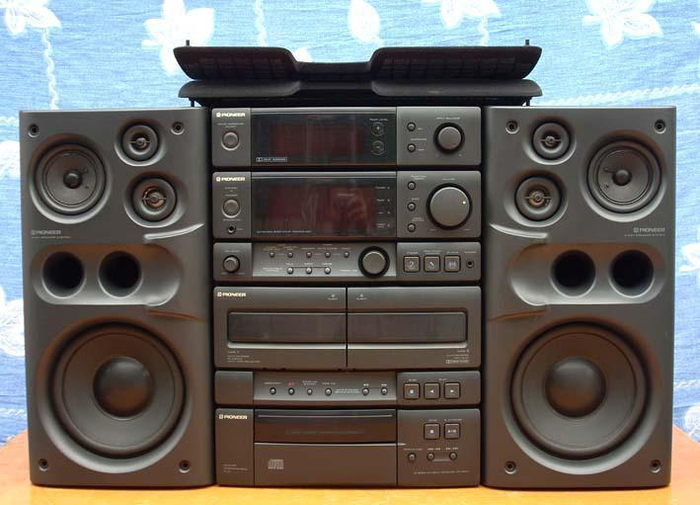 Pioneer XR-P640M.