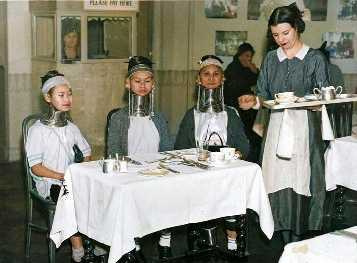 Бирмские женщины из племени Падаунг