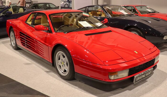 Ferrari Testarossa — среднемоторный спортивный автомобиль компании Ferrari. Выпускался с 1984 года, заменив на конвейере Ferrari Berlinetta Boxer. Название автомобиль получил в честь победителя «Чемпионата гонок на спорткарах» Ferrari 250 Testa Rossa.