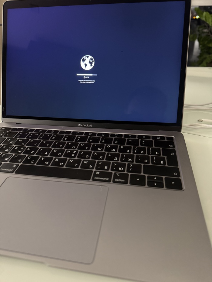    Activation Lock  MacBook  T2? Macbook,  Apple