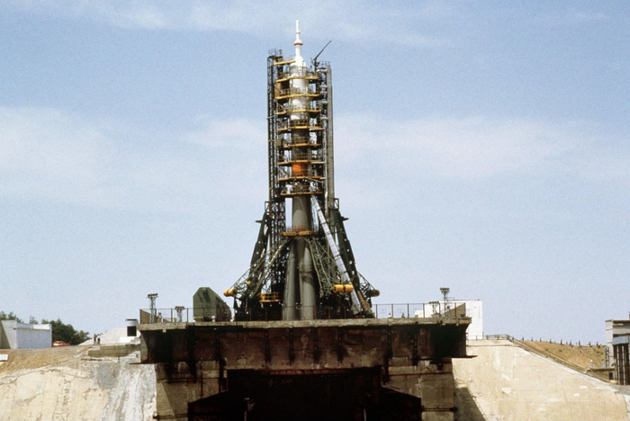 -  -6    .  , , 1982