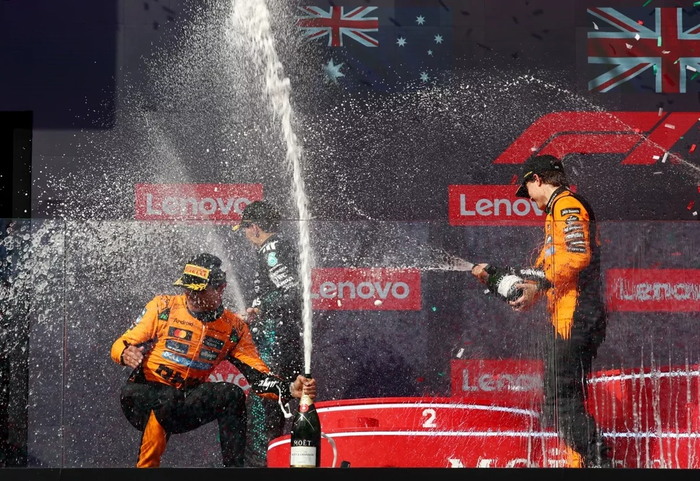 -  2025 :      200-   4-     88- ,  1, , , , ,  ,  ,  ,  ,  , McLaren, Ferrari, -, , ,  ,  , 