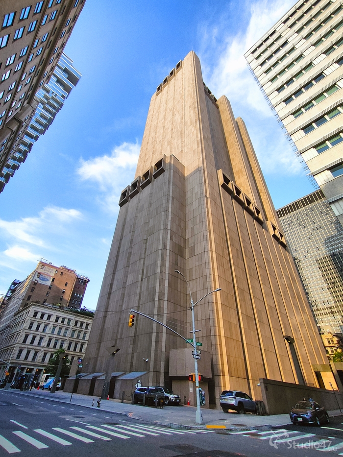 -       33 Thomas Street