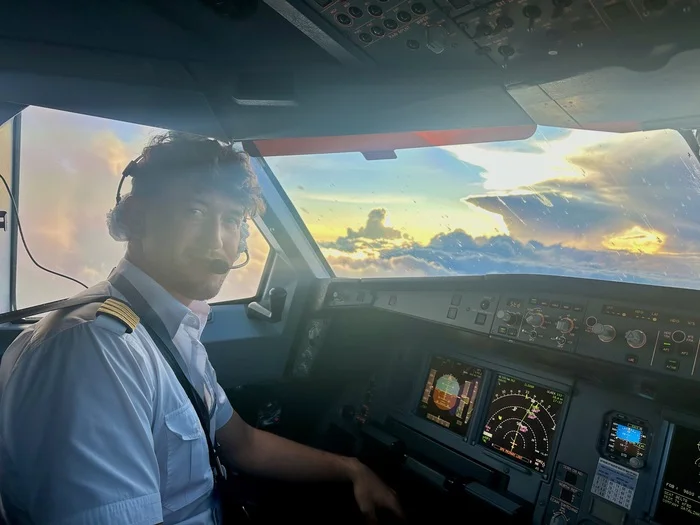 О чем молчат пилоты Самолет, Встреча, Авиация, Гражданская авиация, Общение, Пилот, Техники vs Пилоты, Аэропорт, Полет, Социальное, Психология, Длиннопост О чем молчат пилоты Самолет, Встреча, Авиация, Гражданская авиация, Общение, Пилот, Техники vs Пилоты, Аэропорт, Полет, Социальное, Психология, Длиннопост