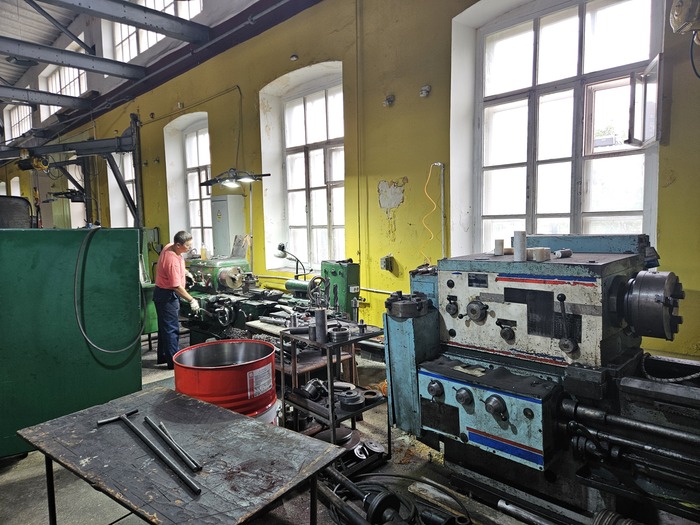 Мастерские в депо, кстати, рабочие)