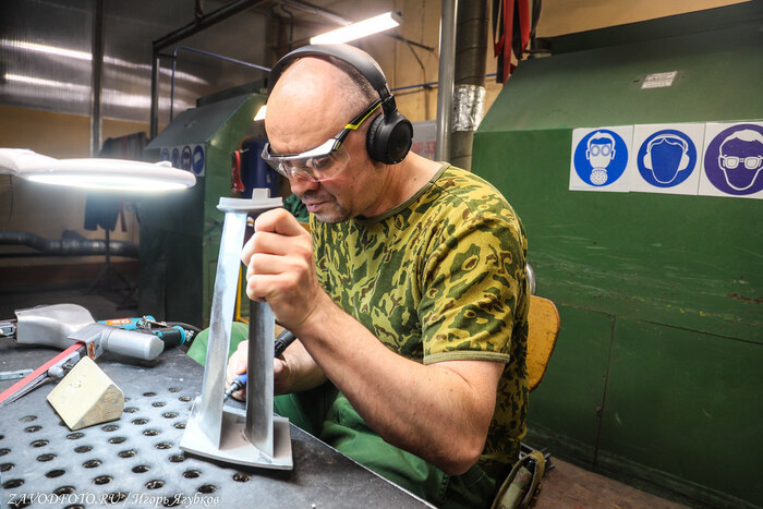 Из серии «Именно они делают Россию великой» - снято мной в Филиале АО «Газэнергосервис» - завод «Турбодеталь» имени И.И. Соколовского