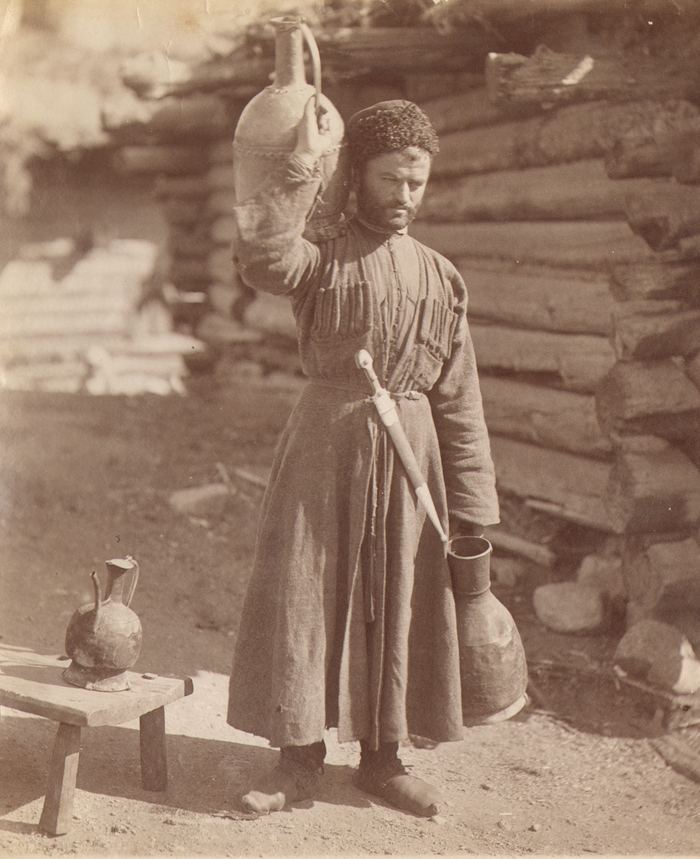 Водонос. Горский татарин. Дагестан. Начало 20 века.