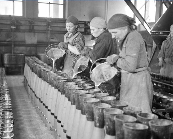     ()   152- . , 1942 .