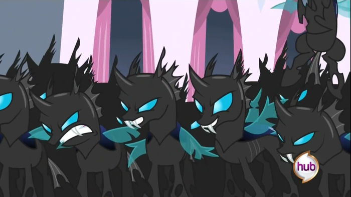 Ну как это иначе назовёшь, кроме как роевым поведением?