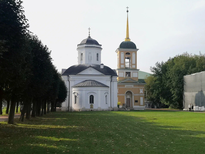 С 2000 года в храме проходят службы. По традиции, в праздники после крёстных ходов в небо выпускают голубей.