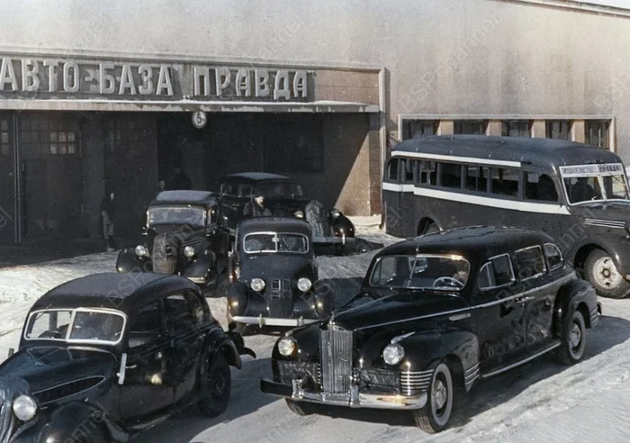 Жизнь Советской Москвы в 40-е годы. 20 раскрашенных фотографий 20 век, Старое фото, Историческое фото, История города, Москва, 40-е, СССР, Колоризация, Длиннопост