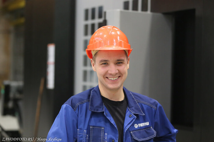 Из серии «Именно они делают Россию великой» - снято мной на заводе АО «Уралтурбо»