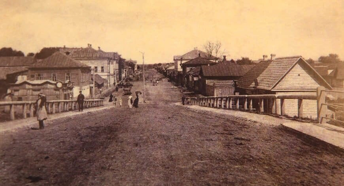 Вид улицы в Козельске. Начало XX века.