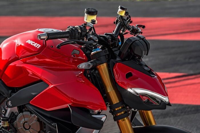   DUCATI Streetfighter V4