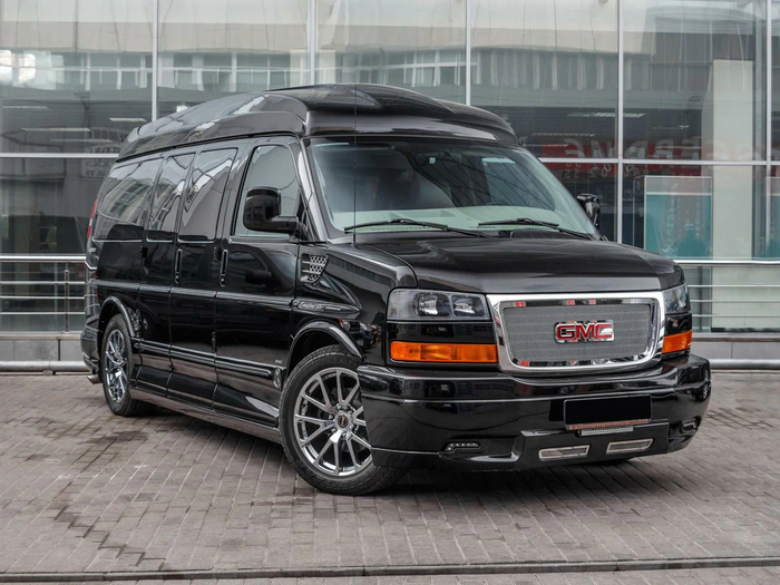 GMC Savana 2023
