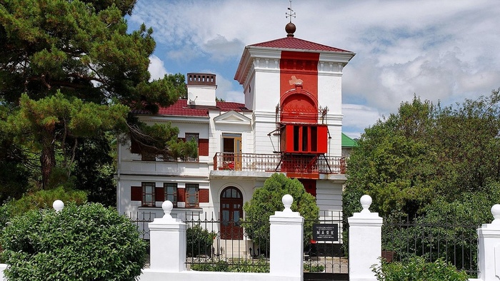 Маяк. Фотография из свободного доступа