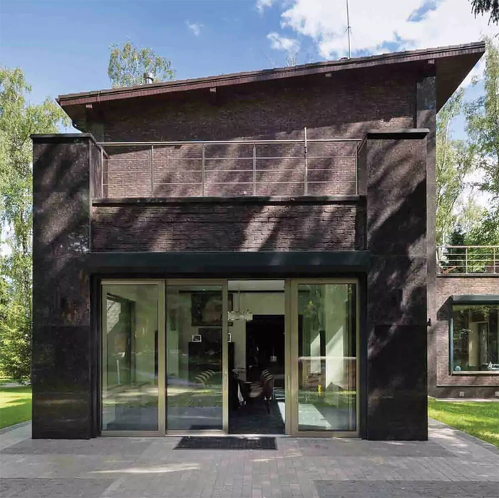   :   ,        -     ,      .