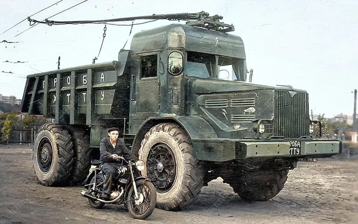 Интересные и местами забавные снимки на автомобильную тематику. 20 раскрашенных фотографий из ХХ века, часть 8 Старое фото, 20 век, Фотография, История автомобилей, Авто, Отечественный автопром, Колоризация, Длиннопост